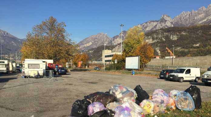 La segnalazione: “Al Bione discarica a cielo aperto, zona franca dei rifiuti?”