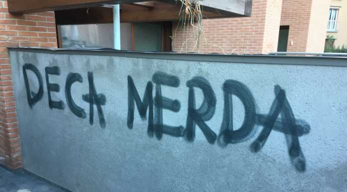 Lecco. In via Adamello nuove scritte contro il sindaco di Pescate