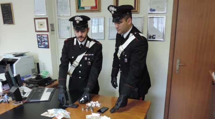 Spaccio a Olginate: irrompono i carabinieri, due pusher arrestati