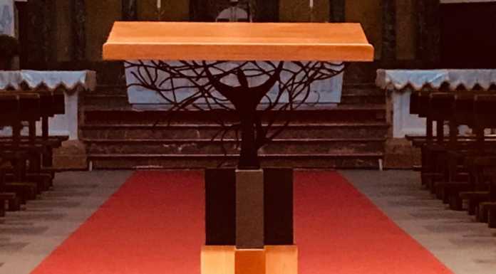 L’Aldo Moro ha realizzato il nuovo leggio per la chiesa parrocchiale