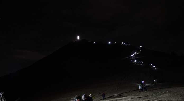 La fiaccolata illumina il Cornizzolo: è la 19esima edizione