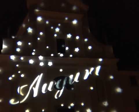 Perledo splende per il Natale: le luminarie decorano il paese