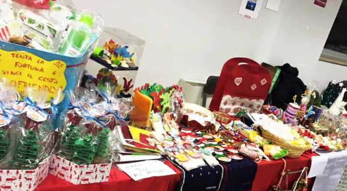 Mandello. Al mercatino della solidarietà i lavori dei bimbi della Pertini