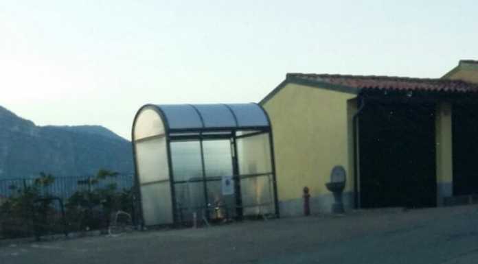 Abbadia: installate due pensiline per gli alunni dello scuolabus