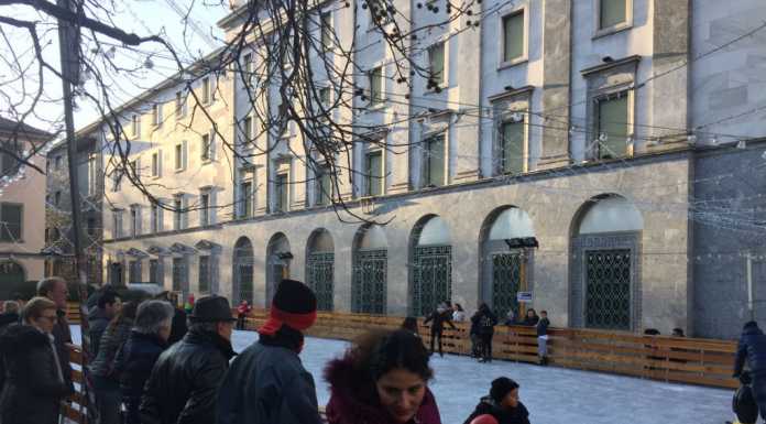 “Ops! Teatro”. Spettacolo e animazioni sulla pista di pattinaggio