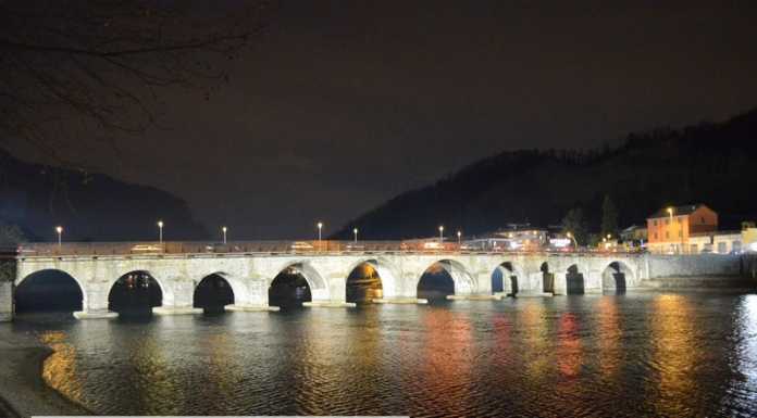 Lettera. “Ponte vecchio illuminato? Bello ma a discapito della sicurezza”
