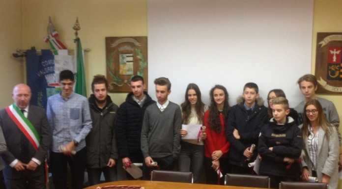 Valgreghentino. Premiati con le borse di studio gli studenti meritevoli