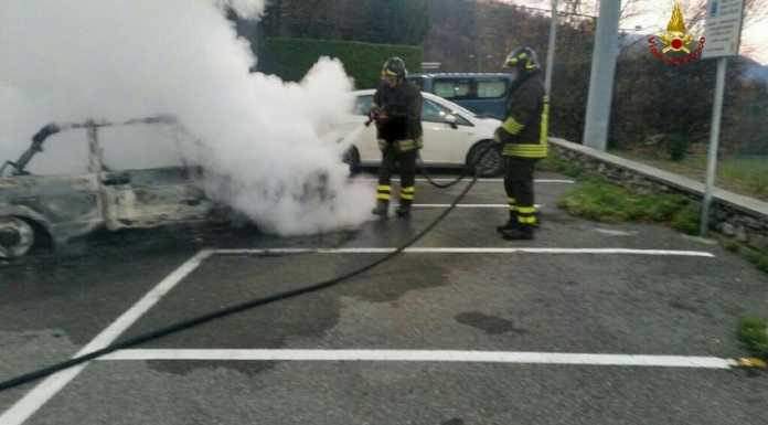 Auto in fiamme a Perledo, intervento dei Vigili del Fuoco
