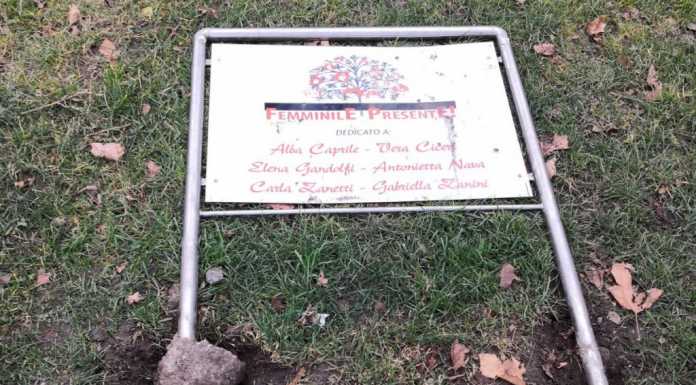 Lecco. Deturpata la targa dedicata alle donne: “Gesto spregevole”