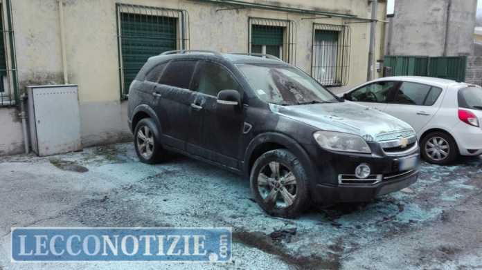 auto incendio calolzio via san rocco (1)