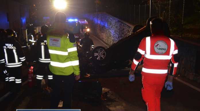 Paura a Cesana: frontale tra due auto, una si ribalta, 4 feriti