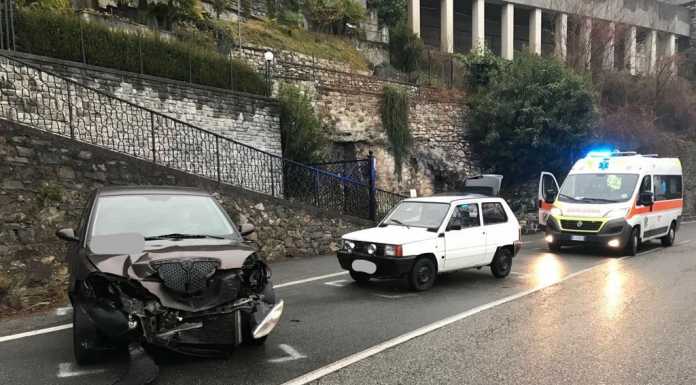 Lierna, incidente sulla provinciale 72, 25enne in ospedale
