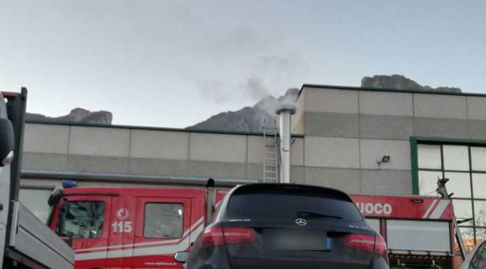 Valmadrera. Principio d’incendio in azienda, intervengono i pompieri