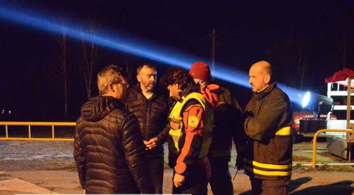 Piani d’Erna illuminati per un escursionista bloccato nel canale della funivia