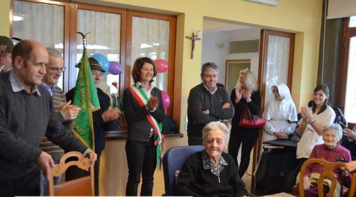 Monte Marenzo. Festa a sorpresa per i 102 anni di Vittoria Mangili