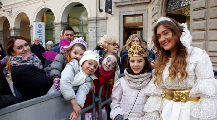 Carnevale. Le maschere dei bimbi invadono Piazza XX Settembre