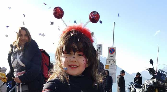 Carnevale di Varenna, un successo la sfilata in maschera