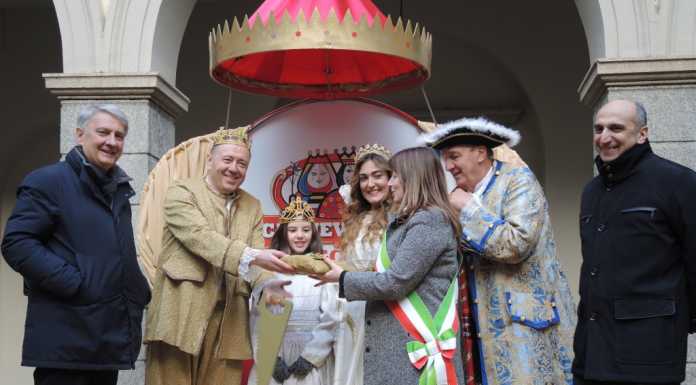 Carnevalone di Lecco al via, consegnate le chiavi ai regnanti