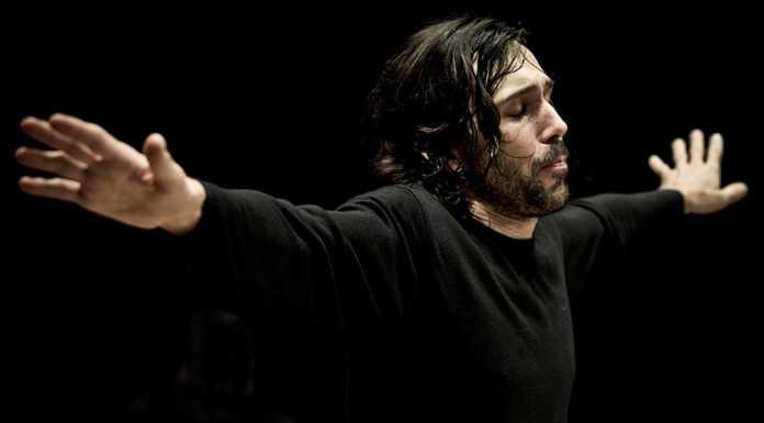 Christian Poggioni recita “Apologia, processo a Socrate” per la Aicc