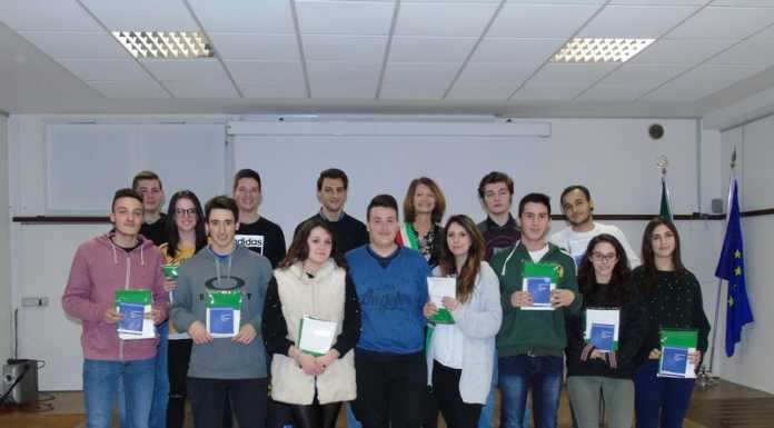 La Costituzione consegnata ai diciottenni di Monte Marenzo