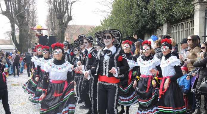 Oggiono, il Carnevale conquista grandi e piccoli, in tanti al corteo