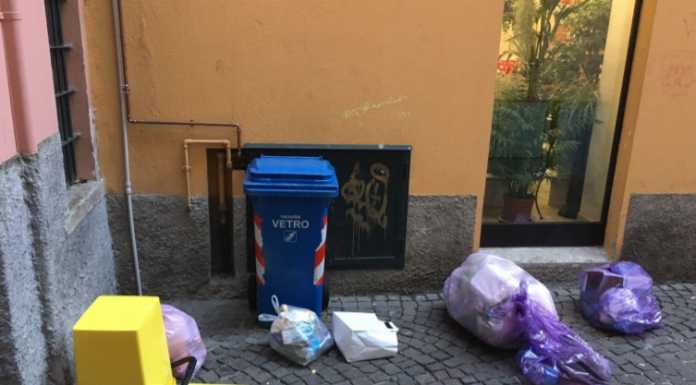 Il Comune: “Troppi sacchi non conformi”. Ecco gli errori riscontrati
