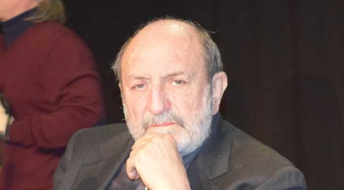 LEGGERMENTE – Applausi a Galimberti anche se: “Nell’età della tecnica non si può essere felici”