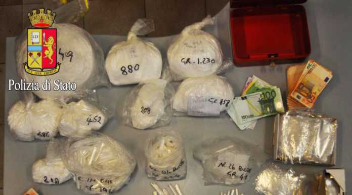 Milano, consegne di droga in Vespa: 44enne arrestato dalla Polizia