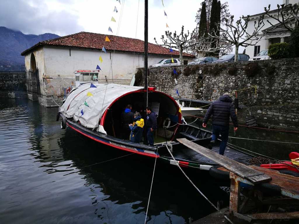 La “Rosina” presso il porto di Loppia