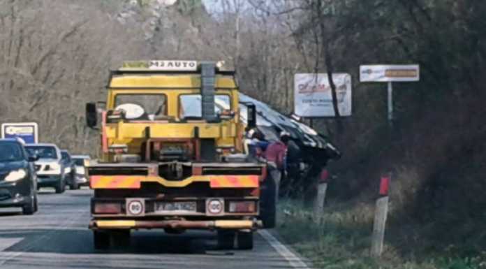 Incidente sulla Briantea tra Bulciago e Barzago: furgone fuori strada