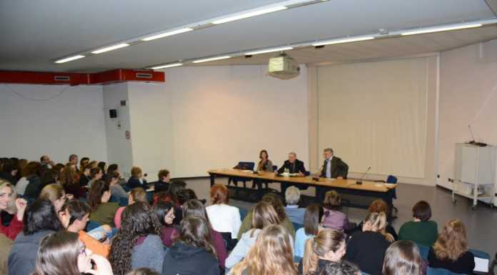 LEGGERMENTE – Folla di studenti per Bordoni. Domenica spazio agli autori locali