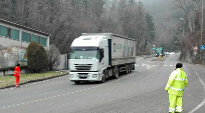 Lecco-Ballabio: chiusa la nuova in discesa, movieri sulla “vecchia”