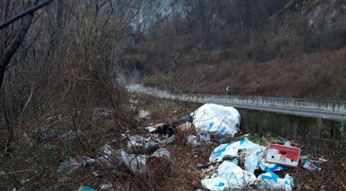 Giovani in campo per ripulire il sentiero del Passo del Lupo
