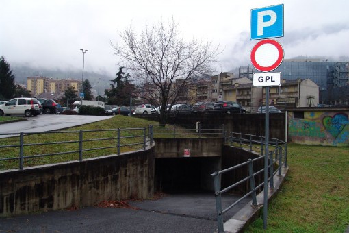 Trasloco dell’Agenzia delle Entrate che aprirà il parcheggio di via Alimasco