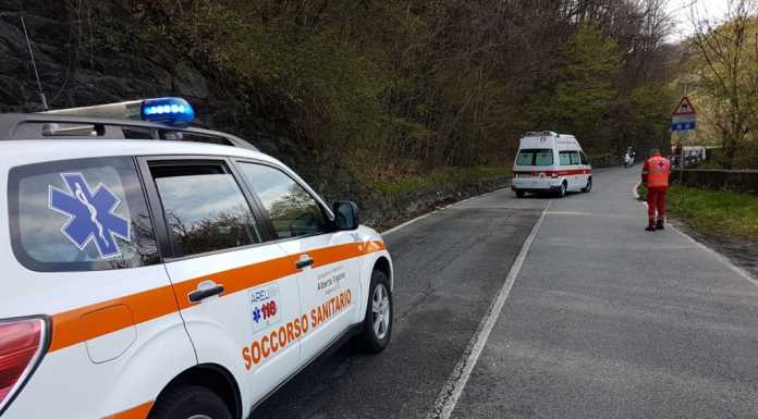 Cade dalla moto sulla provinciale a Colico, 16enne all’ospedale