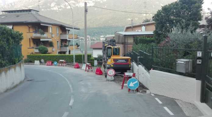 Pescate. Via San Francesco, iniziati i lavori di rifacimento del marciapiede