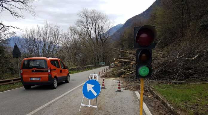 Lavori in corso tra Dorio e Colico: senso unico alternato e chiusure