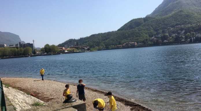 Legambiente ripulisce le rive a Lecco: quanti rifiuti nel nostro lago