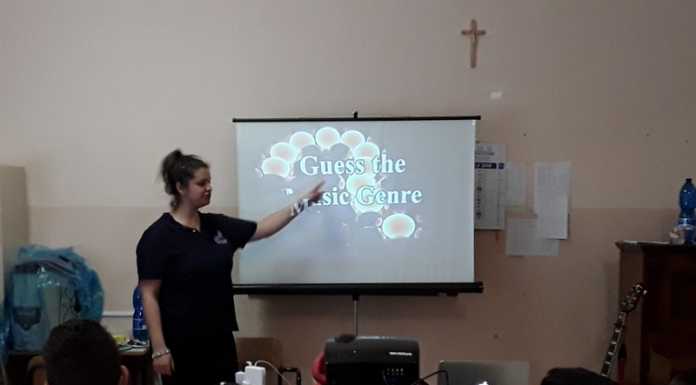 “Pop music ‘n’ culture”. Il workshop in inglese alle scuole medie calolziesi