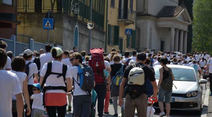 Tante famiglie alla 1° camminata di Primavera tra Maggianico e Chiuso
