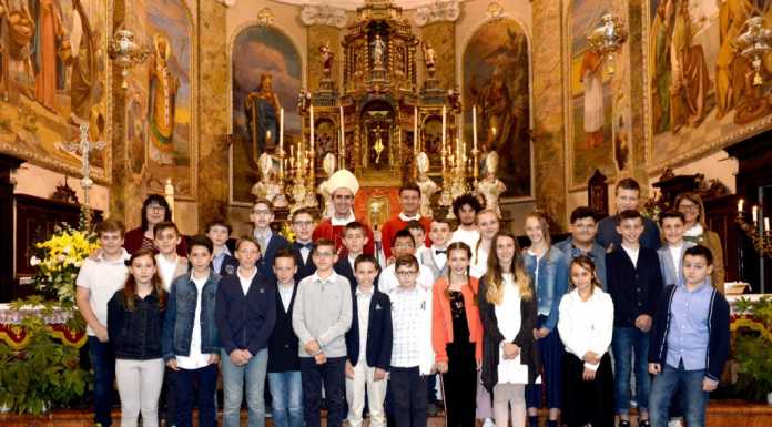 Trenta giovani ricevono la Cresima a Sueglio e a Perledo