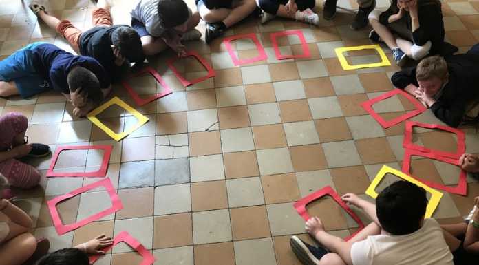 Chimera Bonbon, gli studenti del Volta portano in piazza il musical