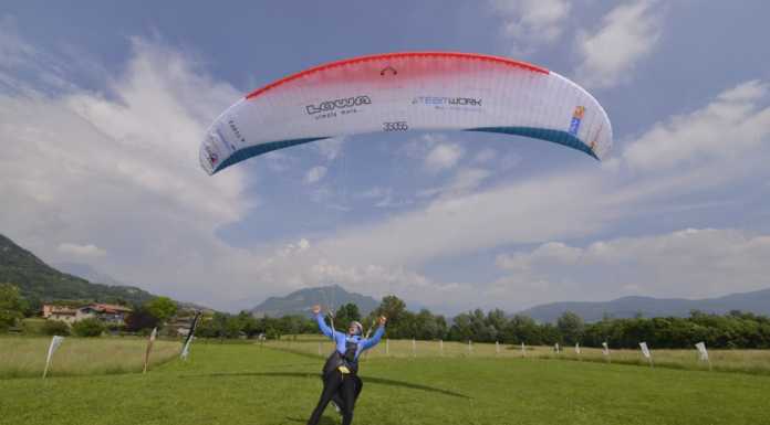 Chrigel Maurer atterra per primo a Suello e conquista l’Ironfly