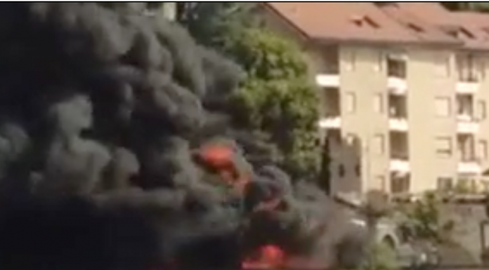 Incidente a Bellano, l’incendio del bus ripreso dal lago (VIDEO)