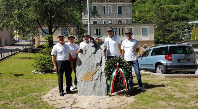 Inaugurato il nuovo cippo. Celebra il 25^ anniversario degli Alpini di Pescate