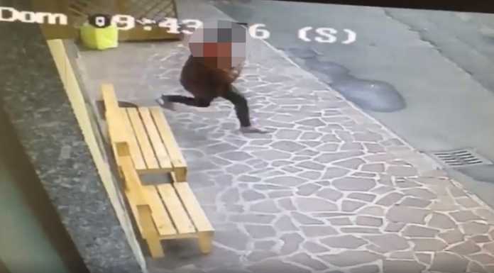 Calolzio. Tenta di rubare nella Pasticceria da Cris. La proprietaria lo rincorre