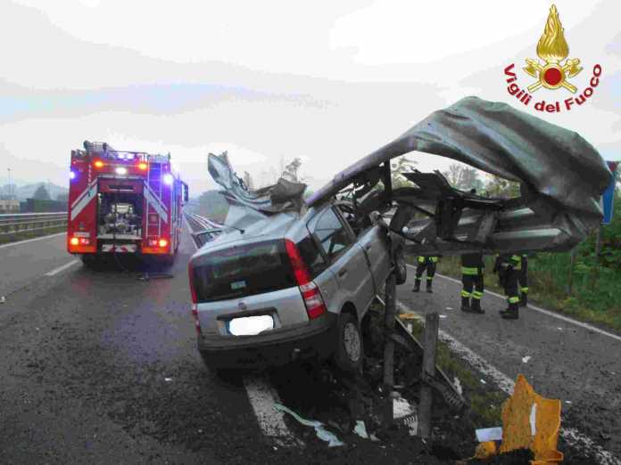 incidente_nibionno_auto_incastrata (3)
