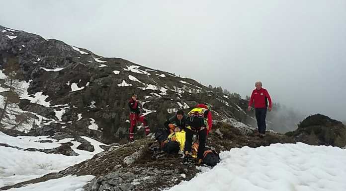 Grignone. Cede la neve e cade in una voragine. Donna salvata dai soccorsi