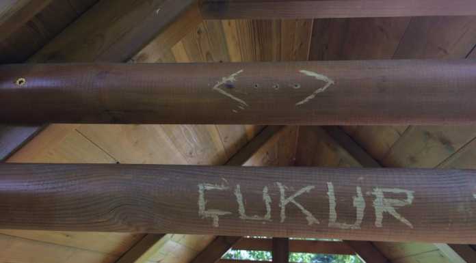 Civate, vandalismi nel parco giochi di Tozio: “Tolleranza zero”