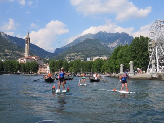“Camminata sull’acqua” da Lecco a Malgrate in onore dell’inventore Vassena